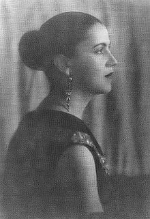 Tarsila do Amaral, ca. 1925.jpg